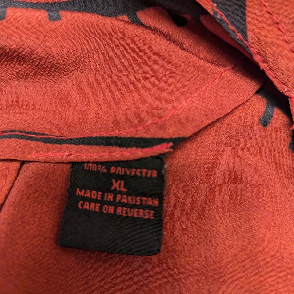 XL Ladies Ashro African Patterned Three Piece Cranberry and Black Geometric Set - Picture 9 of 10